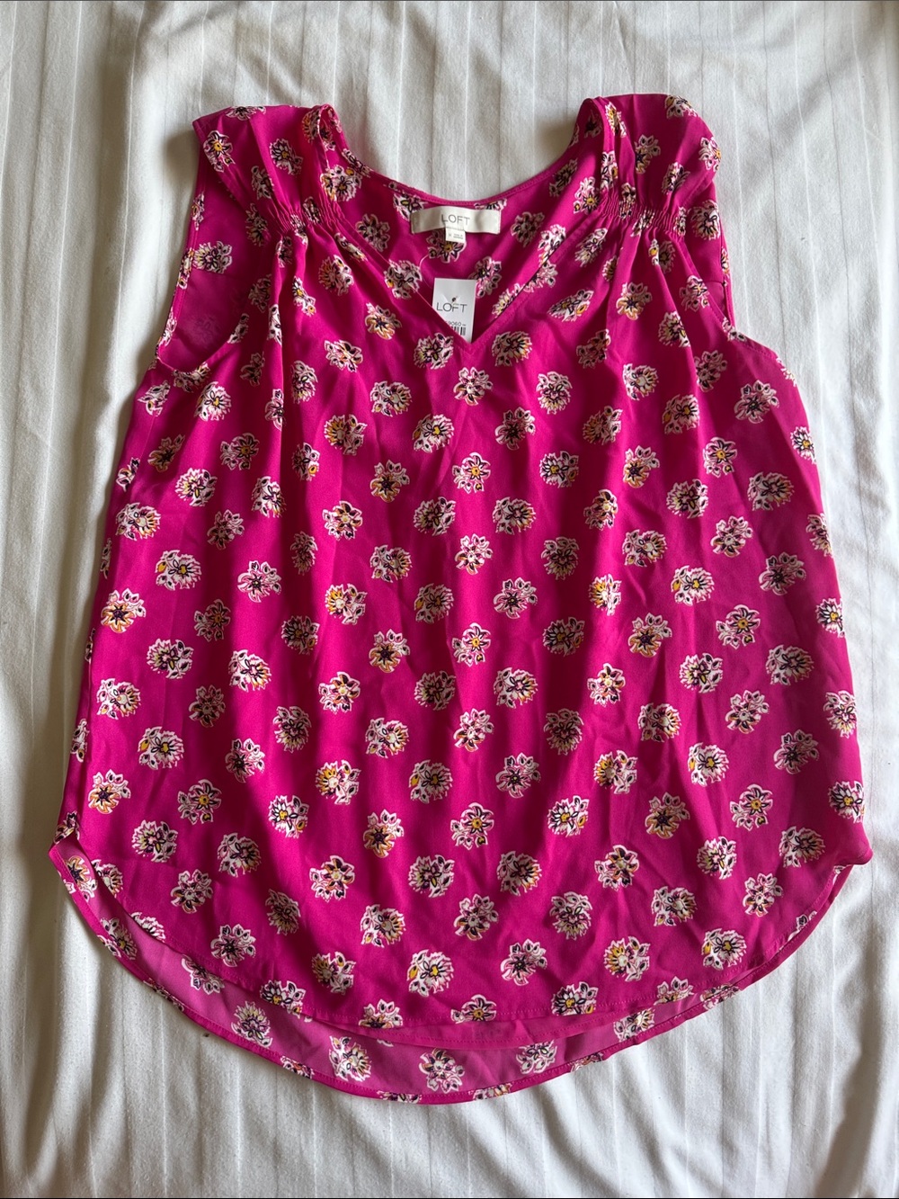 NWT LOFT Bright Pink Floral V-Neck Sleeveless Top size M